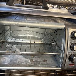 Hamilton Beach Easy Reach Toaster Oven – Air Fry / Broil / Bake – Only $20 (Save Big!)