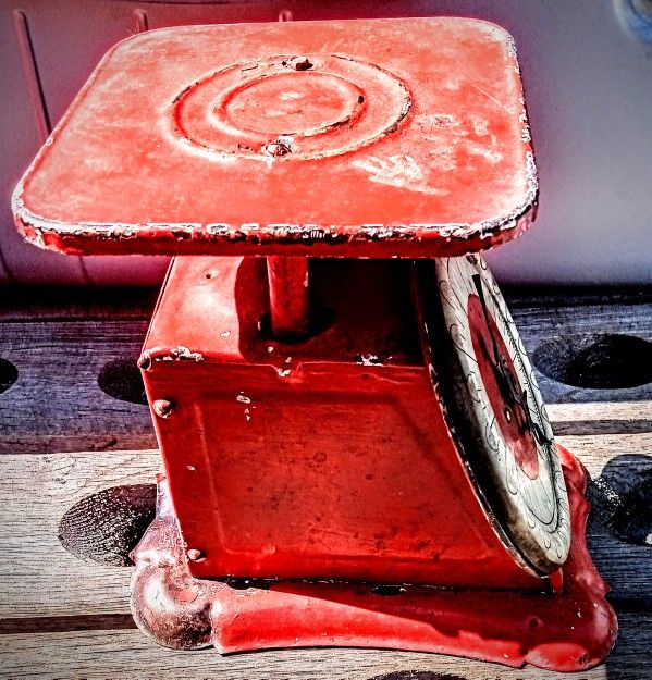 Vintage Metal Scale (Works And Calibrated)