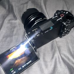 Sony ZV-E10 Body + Starter Lens With ND Filter