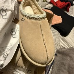 UGG Tasman