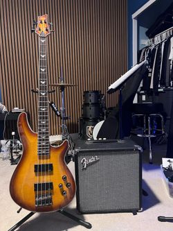 Schecter Omen Extreme-4 Bass + Fender Rumble Amp