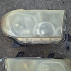 07 Toyota Tundra Headlights