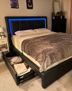 LED Headboard w Bedframe