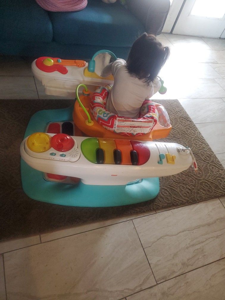 Fisher price in step and play piano activitie center