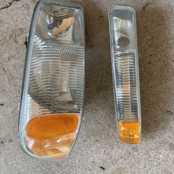 2001 GMC Sierra head lights 