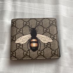 Gucci Bee Wallet 