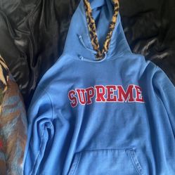 Supreme hoddie