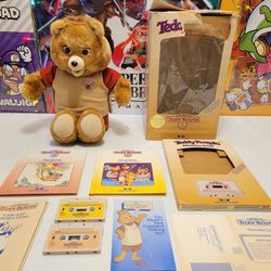VNT 1985 Animated Teddy Ruxpin Worlds Of Wonder Bear In Box w/ 2 Tapes Books Original Paperwork
