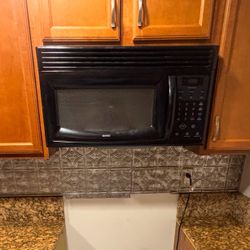 Kenmoore Brand Microwave 