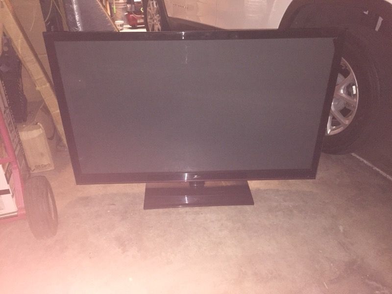 50 inch Zenith Plasma TV with stand remote and manual
