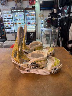Burton Cartel large snowboard bindings certified with warranty located at sin city snowboards