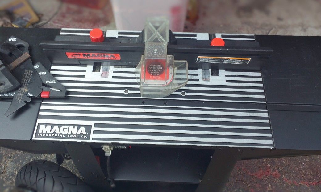 Craftsmanâ„¢/Magnaâ„¢ Router Table