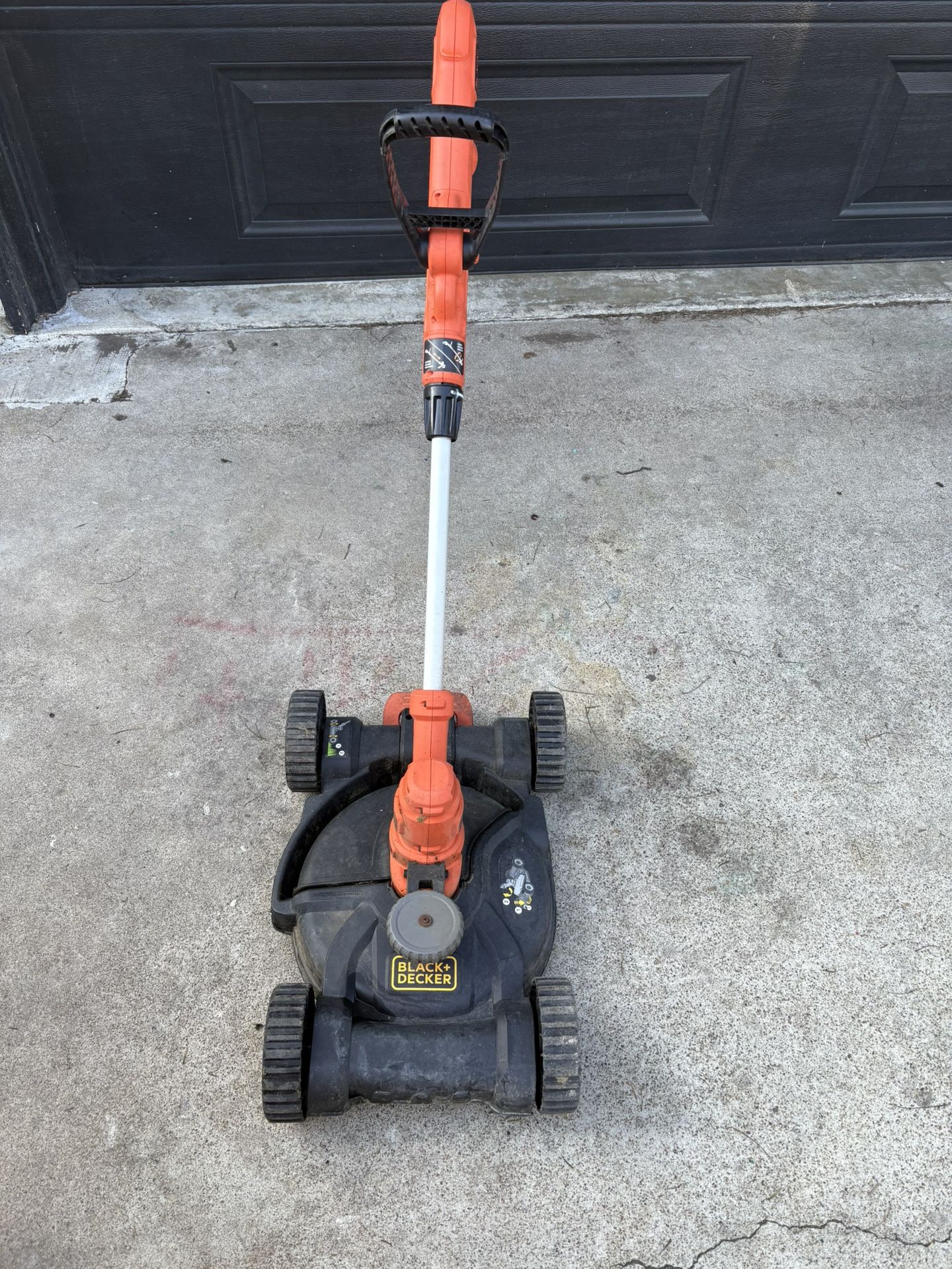 Black & Decker 3 In 1 Corded Lawnmower String Trimmer And Edger