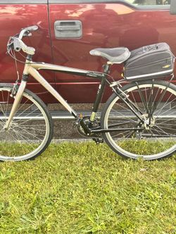 Mens 20” large TREK 7500 hybrid bike