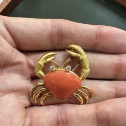 Vintage Coral and Diamond Crab Brooch – 18K Yellow Gold – Exquisite Nautical Fine Jewelry