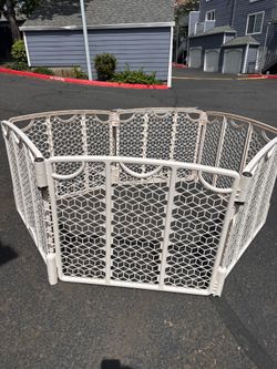 Even Flo 6 panel gate