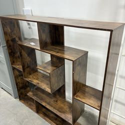 Newly assembled Irregular Wooden Bookshelf, Geometric Bookcase w/Open Compartments