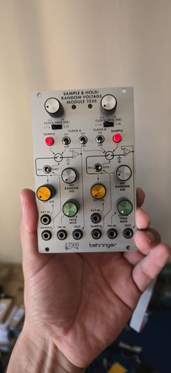 Behringer 1036 Sample & Hold Random Voltage Module