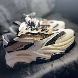 Woman’s shoes Steve Madden Balenciaga