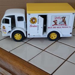 Vintage (1955) BORDENS MILK TRUCK