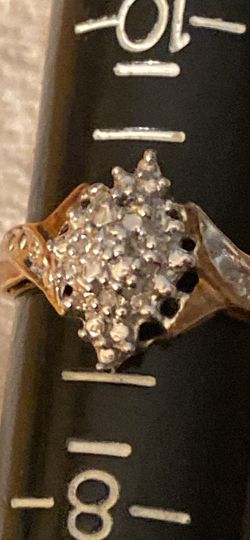 Women's gold ring
