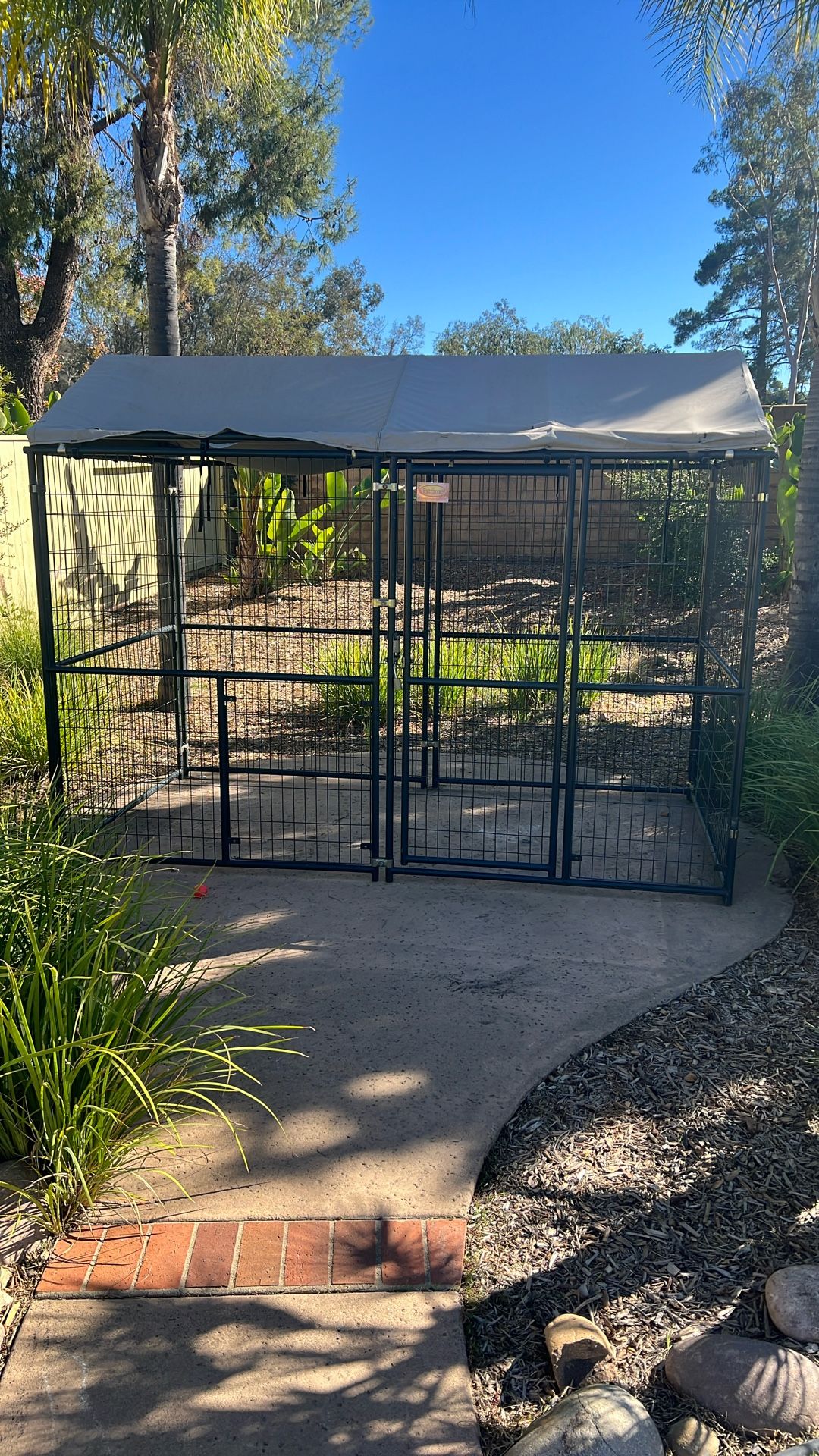 Covered Dog Kennel 