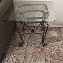 Must Go! $20!! Glass Top Table With Beautiful Legs