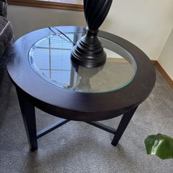 2 roumd coffee table 