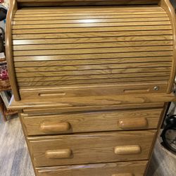 Roll Top Desk With Key - Excellent Condition 