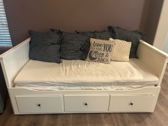 Trundle bed