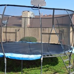 Trampoline 