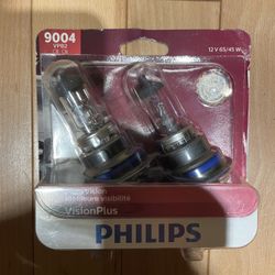 🚙 💡 Philips 9004 VisionPlus Headlight Bulbs – Brand New, Sealed