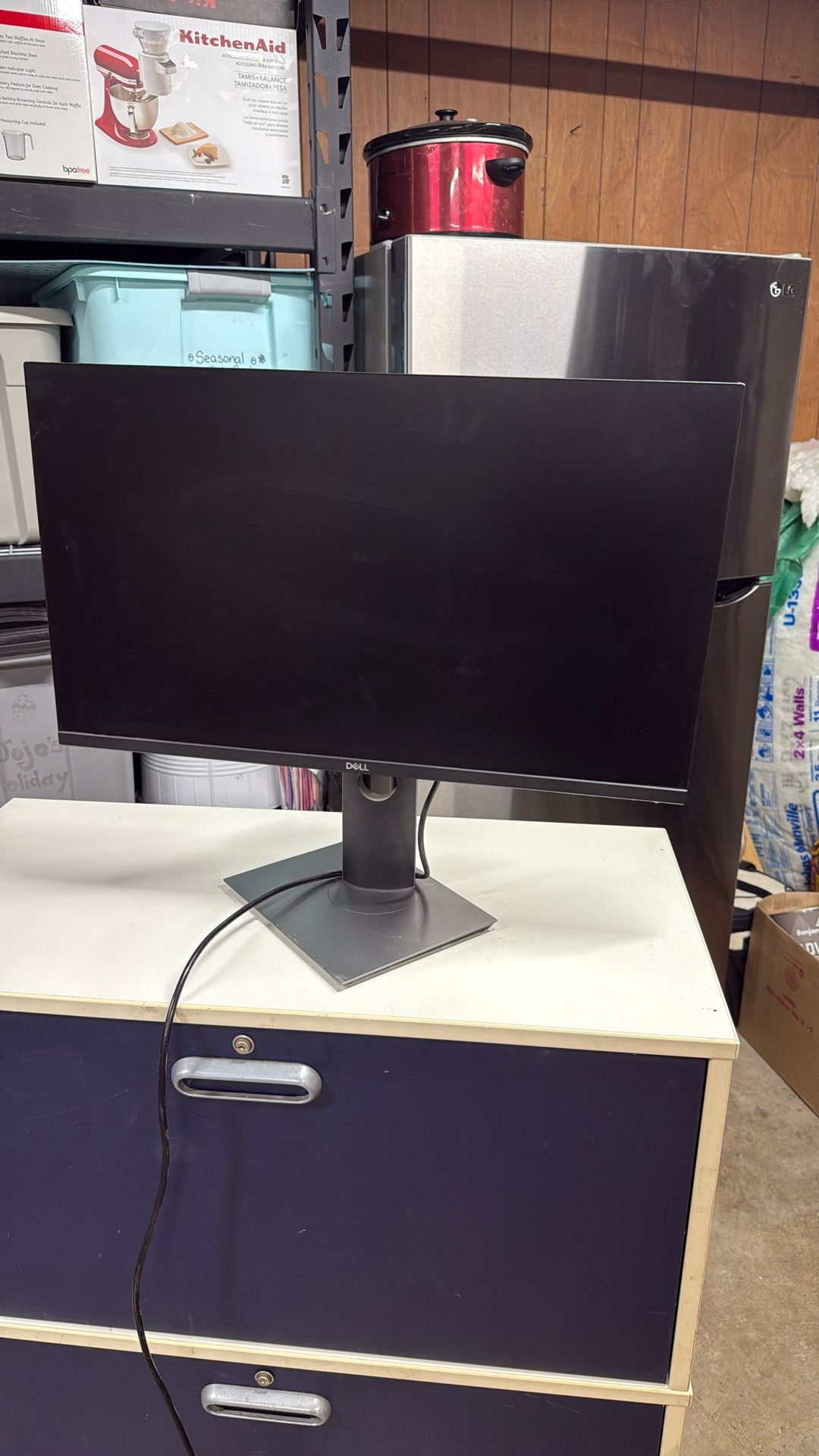 Dell 27” Monitor. P2719h