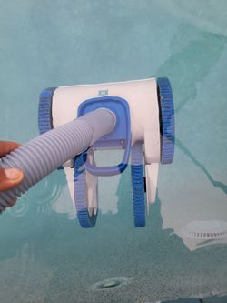 Pool vacuum-works well just upgraded