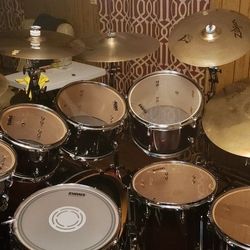 Gretsch 9 Piece Drums And Associated Hardware And Cymbals,Throne,Pearl Demon Drive Longboard Double Bass Pedal 