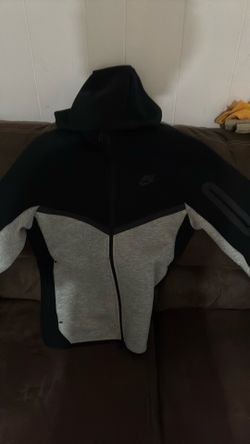Nike tech grey/black men’s XS