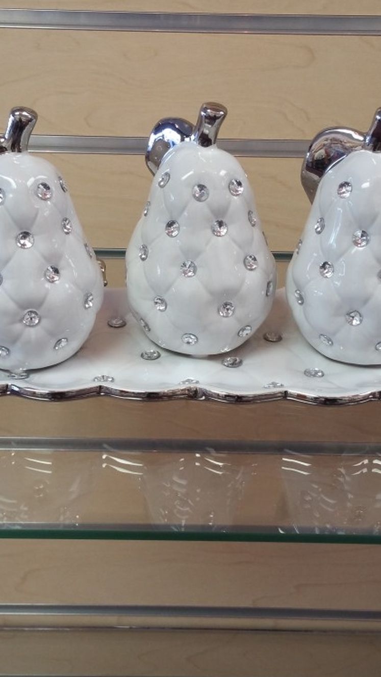 3 Pears & 1 Tray _ Home Decor set ( NEW ) White & Silver. Ceramic.