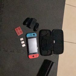 “TRADING FOR WORKING PS5 AMD CONTROLLER” THE NINTENDO SWITCH AND CASH PLEASE MESSAGE ME