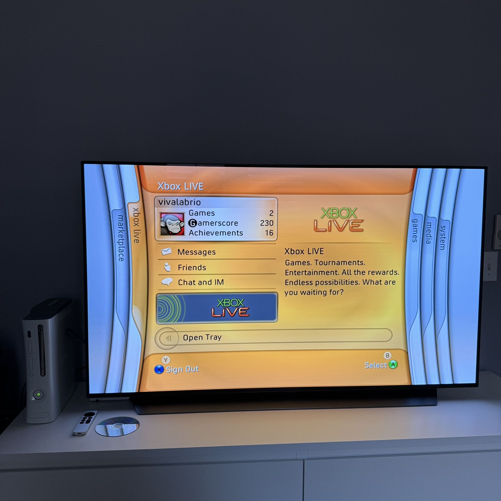 Xbox 360 60GB Brand New with Blades Dashboard