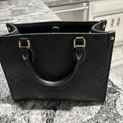 Black Louis Vuitton Purse (OTG PM M. EMP.G.NOIR)