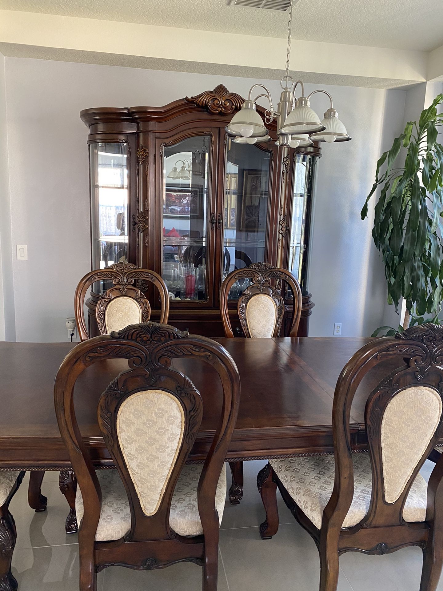 Dinning set and china cabinet