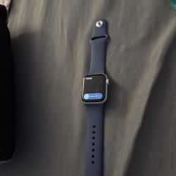 Apple Watch SE 40mm aluminum case ion x glass gps wr-50 meters