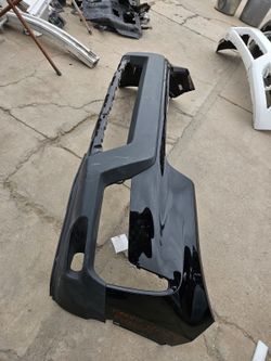 Honda Ridgeline front bumper Oem