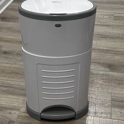 Diaper Dekor Classic Hands-Free Diaper Pail