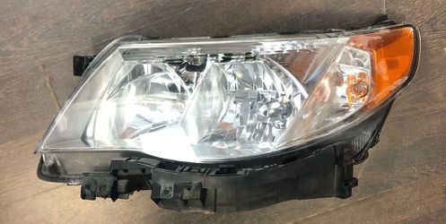 USED REF#0828 || 2009-2013 SUBARU FORESTER || DRIVER'S SIDE HEADLIGHT