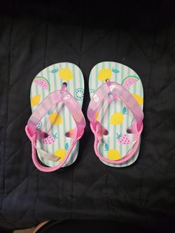 Toddler sandals size 4