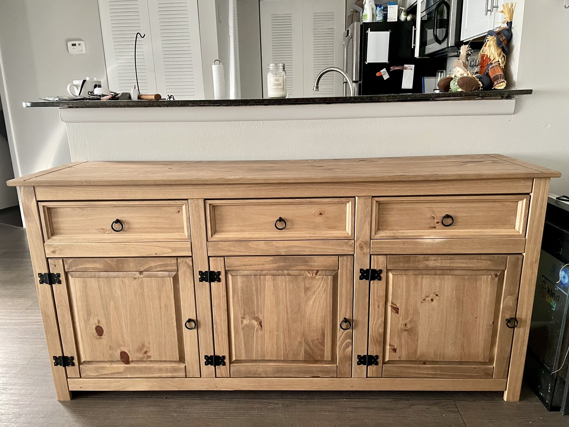 Sideboard cabinet