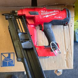 Milwaukee M18 FUEL 3-1/2 in. 18-Volt 21-Degree Lithium-Ion Brushless Cordless Framing Nailer