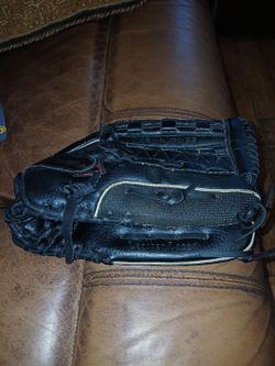 Black Diamond D-700 Series Leather Baseball Glove