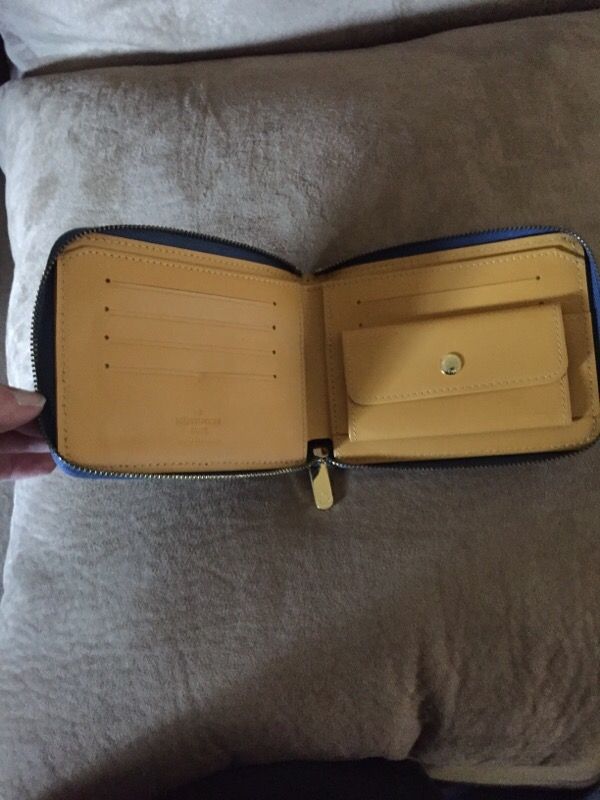 Louis Vuitton Victorine Wallet for Sale in San Fernando, CA - OfferUp